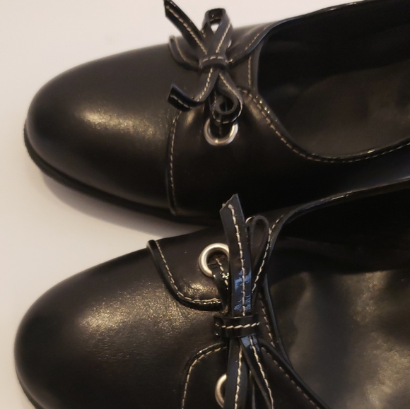 Coach Pumps - Picture 3 of 6